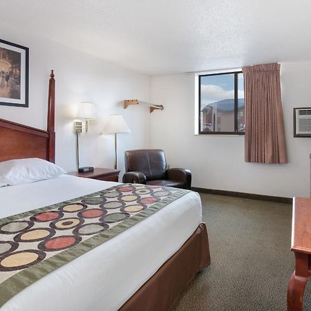 Serena Inn & Suites Of Rapid City Zewnętrze zdjęcie
