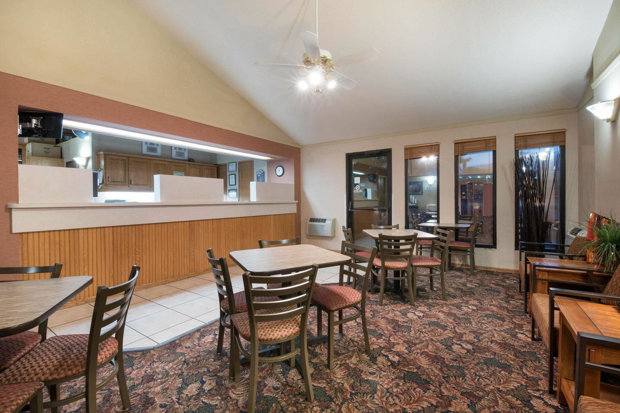 Serena Inn & Suites Of Rapid City Zewnętrze zdjęcie